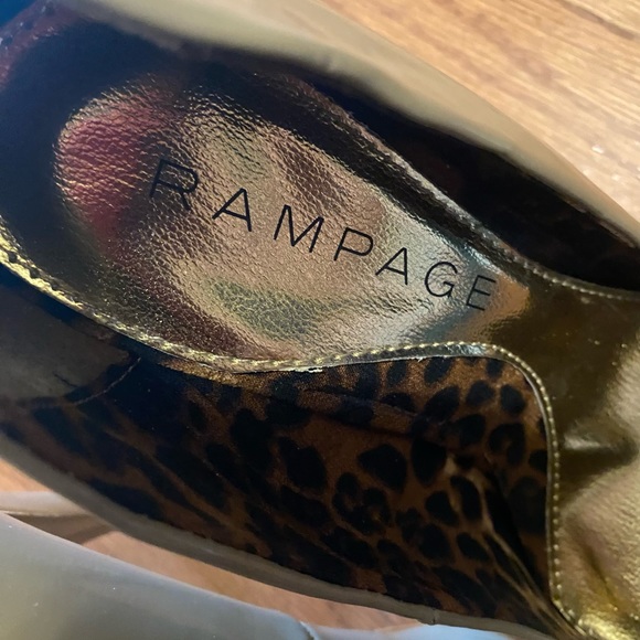 RAMPAGE TAN SHOES/PUMPS - Picture 2 of 6